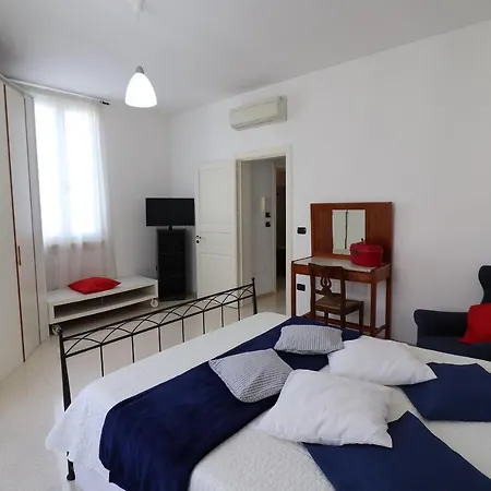Dimora Storica Idrusa A Centro 6 Posti Daire Otranto