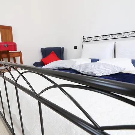 Dimora Storica Idrusa A Centro 6 Posti Appartamento *